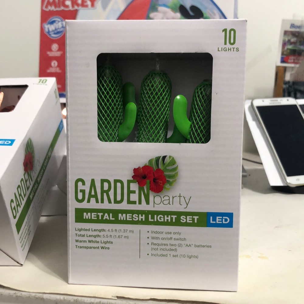 GARDEN PARTY METAL MESH LIGHT - CACTUS SHAPE LED